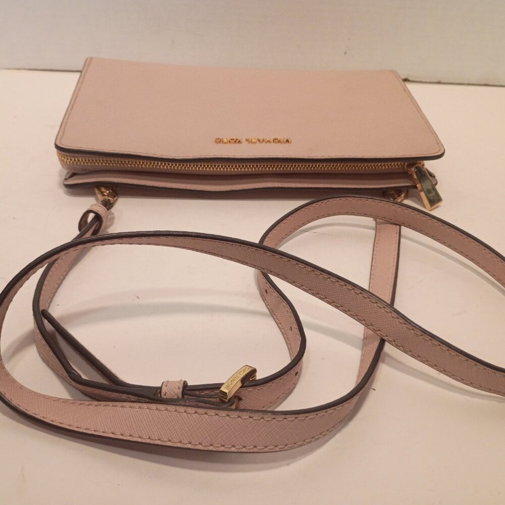 NWT MICHAEL KORS Jet Set Soft Pink Saffiano Leather Convertible Clutch-Crossbody - Picture 7 of 13
